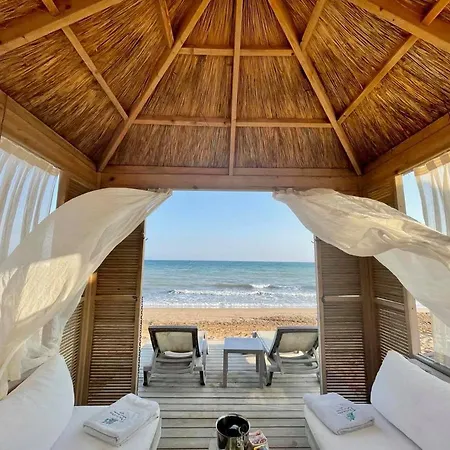 Blue Retreat By The Sea Vokolidha