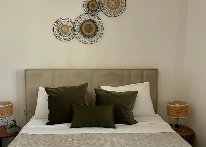 Retreat By The Sea Lägenhet Vokolidha