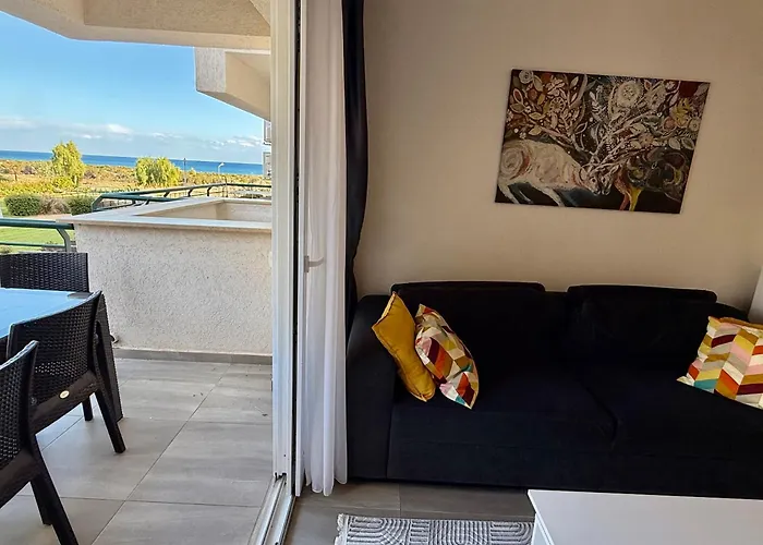 Retreat By The Sea *