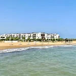Retreat By The Sea *