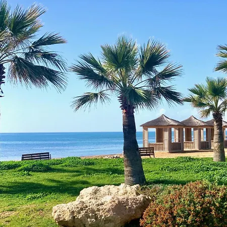 Blue Retreat By The Sea Apartment *