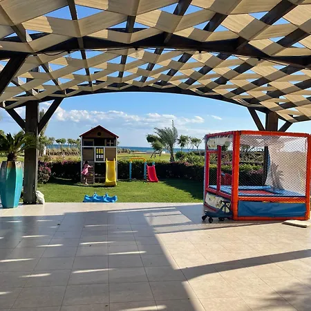 Apartment Retreat By The Sea Vokolidha