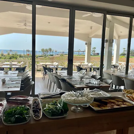 Апартаменты Retreat By The Sea *