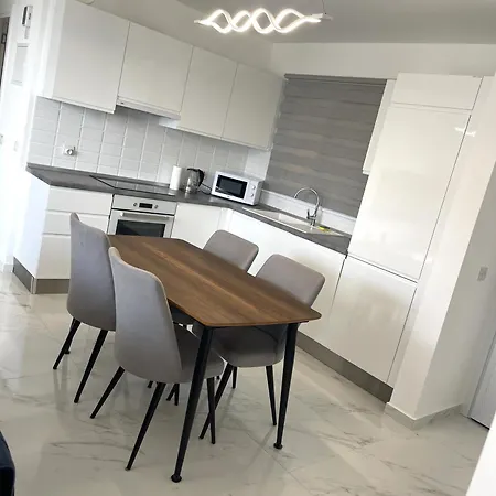 Retreat By The Sea Апартаменты