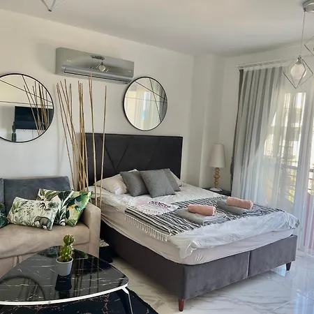 Апартаменты Retreat By The Sea Vokolidha