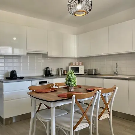 Retreat By The Sea Διαμέρισμα