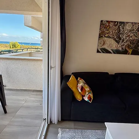 Retreat By The Sea *