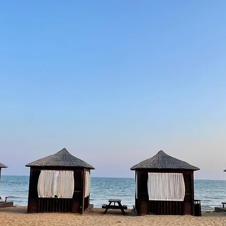 Blue Retreat By The Sea Vokolidha
