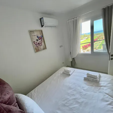 Apartamento Blue Retreat By The Sea Vokolidha