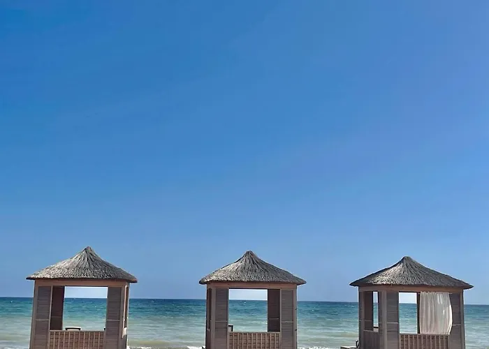 Apartamento Retreat By The Sea Vokolidha