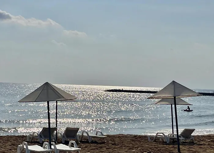 Retreat By The Sea *